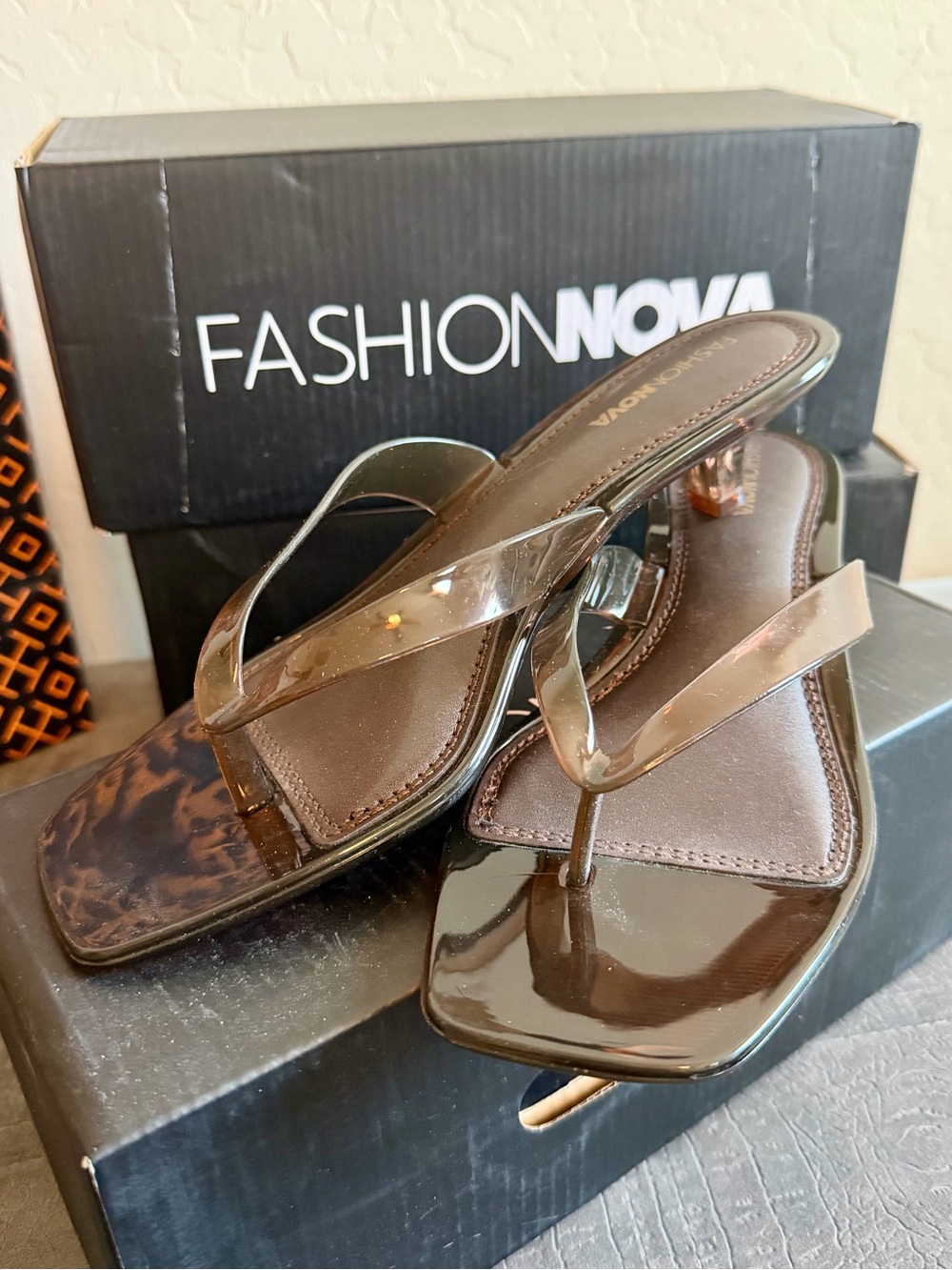 Fashion Nova Jelly kitten Heels, chocolate Sz 8